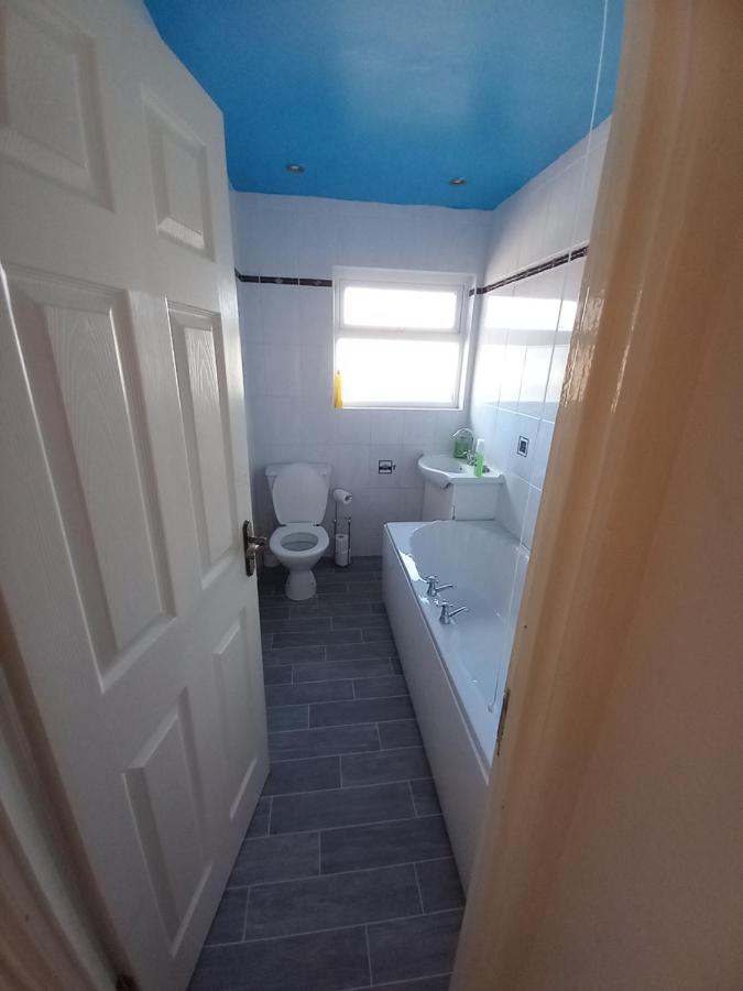 3 Bedroom Family Home リマバディ エクステリア 写真